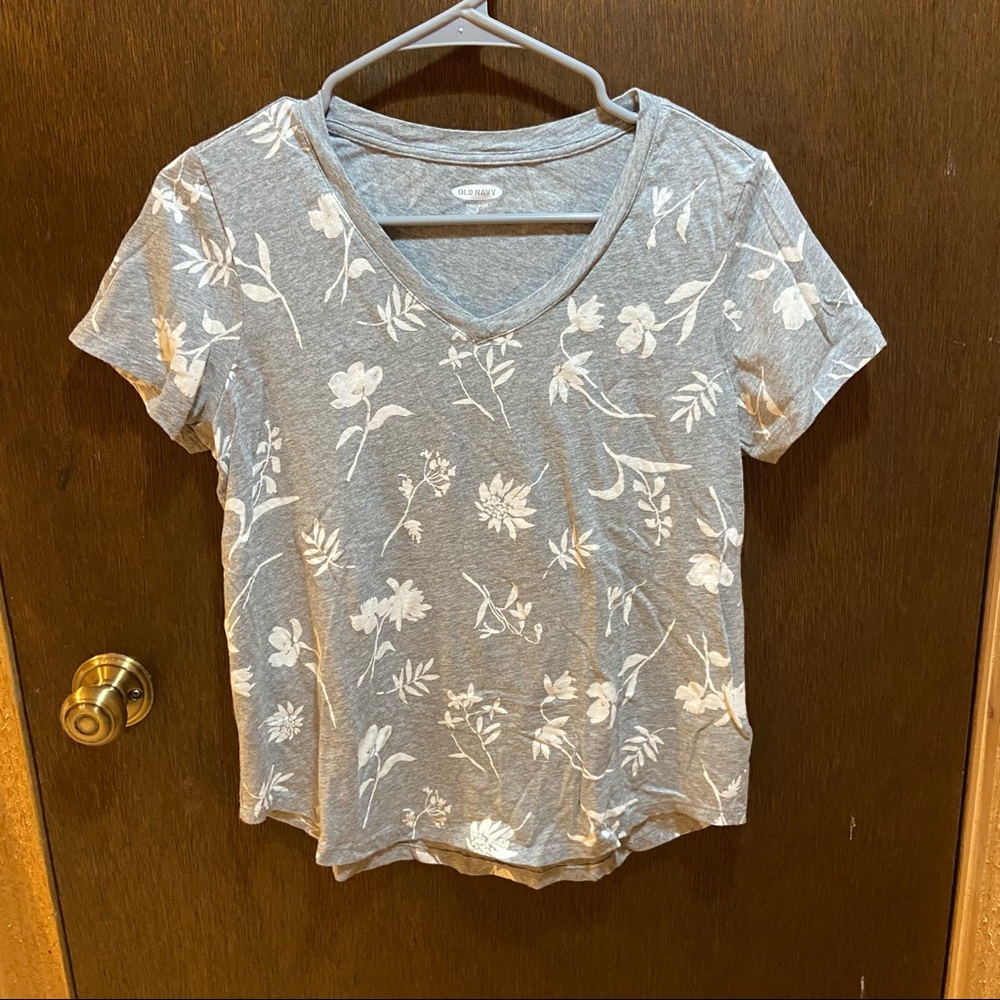 Old navy flower tshirt